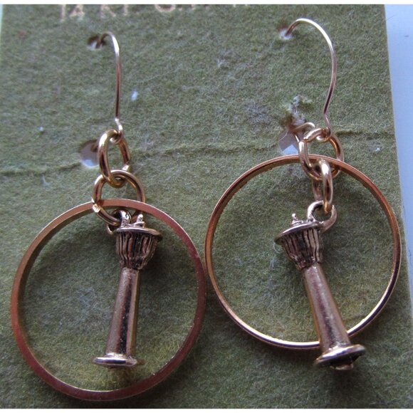 14 K Gold Filled  Earrings Canada Calgary Tower - Picture 2 of 2